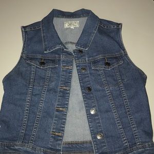 Chile Denim sleeveless jean jacket